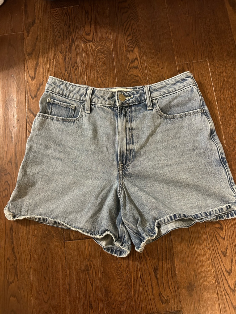 Hollister Ultra High-Rise 90s Shorts